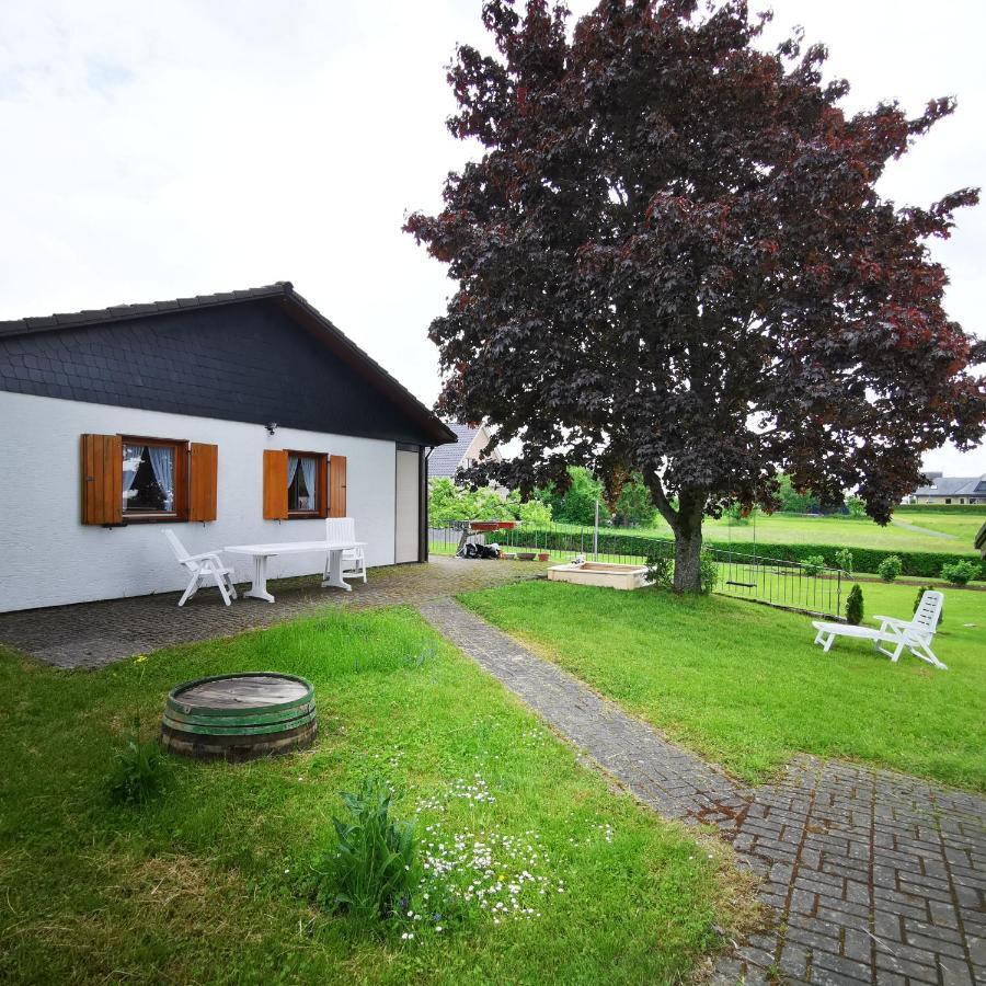 BB19 Eifel-Ferienhaus am Moseltal mit Saunahaus Beuren  Exterior foto